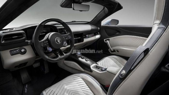 Khoang lái của Maserati MC20