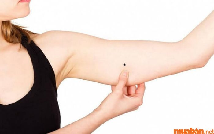 7 vị trí nốt ruồi đem lại tài lộc và phú quý