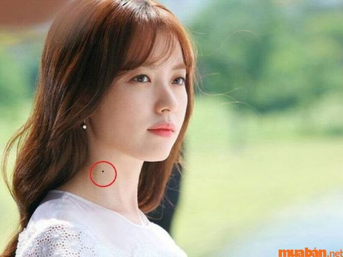7 vị trí nốt ruồi mang lại tài lộc và phú quý