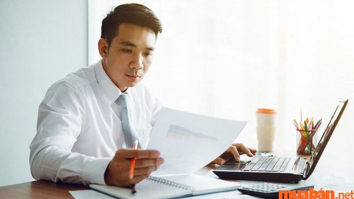 Nam 2004 là người rất cẩn trọng và luôn chuẩn bị kỹ càng cho tương lai.