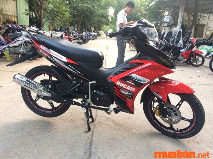 Bao nhiêu tuổi mới được phép điều khiển xe máy 50cc?