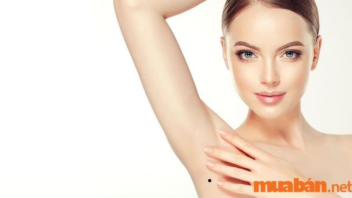 Nốt ruồi ở nách phải của nữ giới