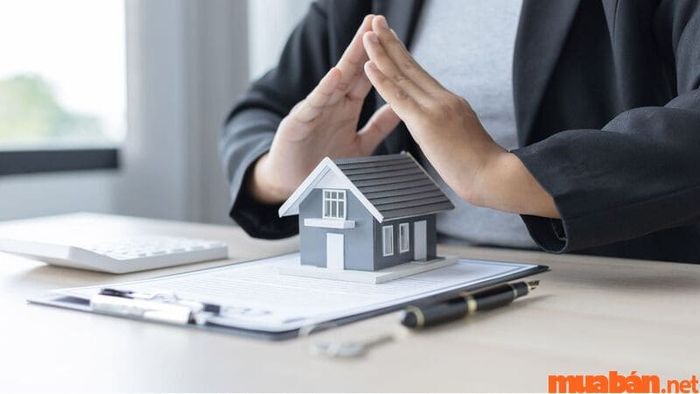 Mơ thấy vợ chồng bán nhà