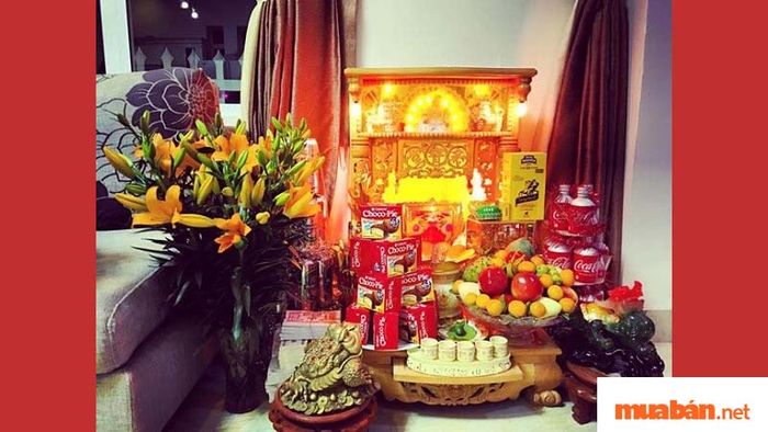 Có nên đặt bàn thờ Thần Tài hướng ra cửa chính hay không?
