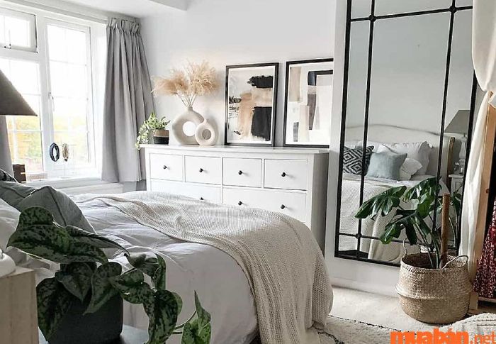 Việc đặt gương đối diện giường sẽ dễ dàng tạo ra cảm giác bất an và căng thẳng trong tâm lý.