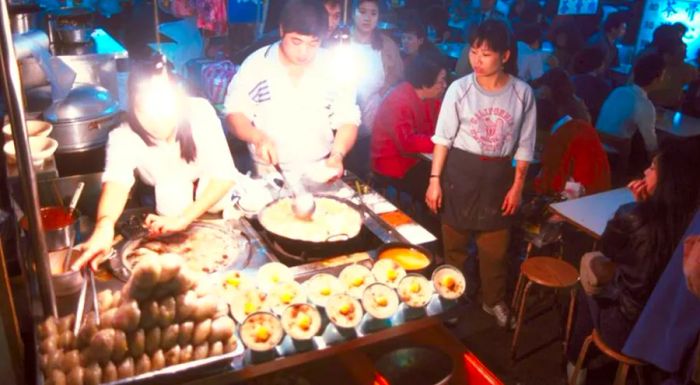 Shilin Market in Taipei, captured in 1990 by cultural writer Jason Cheung.