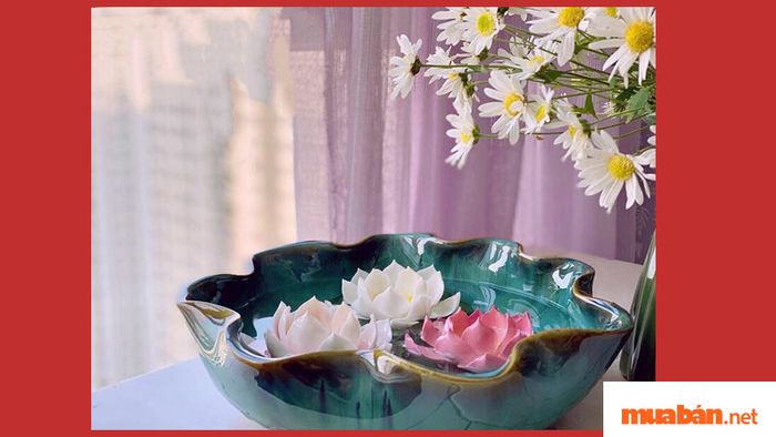 Bát tụ lộc dùng để dâng lên thần với nước sạch, giúp thu hút tài lộc và may mắn cho gia chủ.