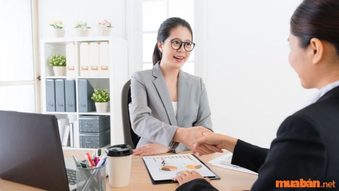 Hợp tác với người có tuổi hợp sẽ giúp nữ Tân Mùi gặp nhiều thuận lợi và thành công