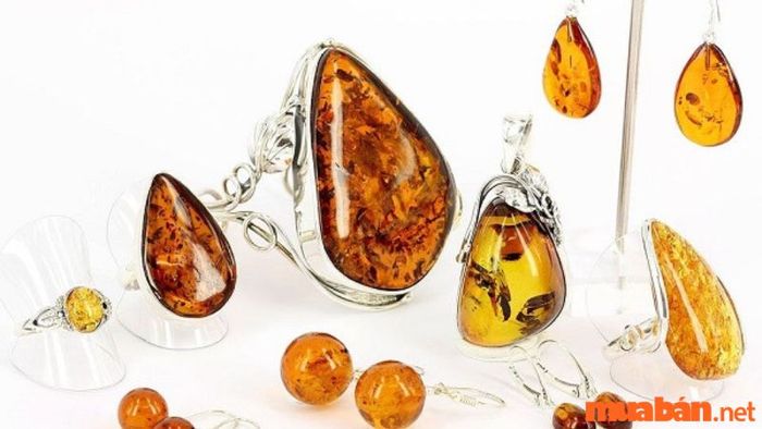 Hổ phách phù hợp với Kiếm Phong Kim
