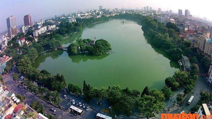 Hà Nội có gì chơi? Đừng bỏ qua Hồ Hoàn Kiếm, một điểm đến ngay giữa trung tâm thủ đô.