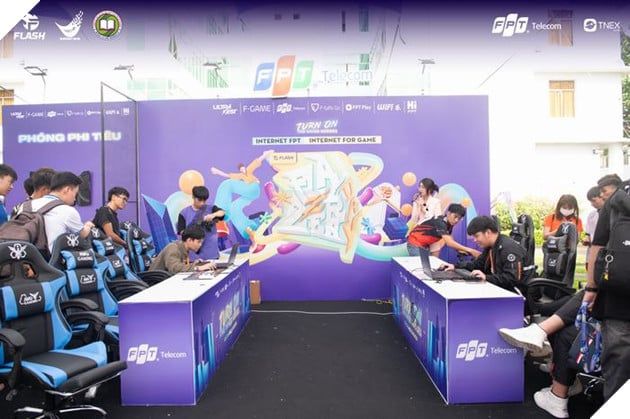 Đông Đảo Người Hâm Mộ Liên Quân Mobile Tham Gia Flazers Day 2024 Tạo Nên Không Khí Sôi Động