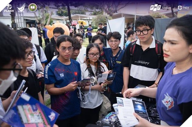 Lượng Fan Liên Quân Mobile Hào Hứng Tham Dự Flazers Day 2024