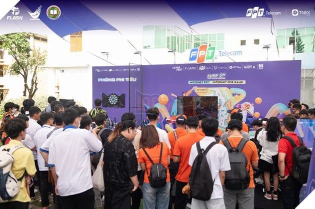 Flazers Day 2024 Chào Đón Hàng Ngàn Fan Liên Quân Mobile Từ Khắp Nơi