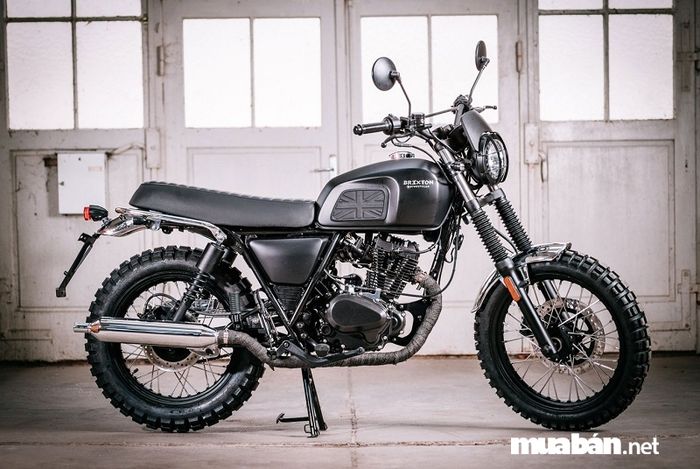 Tại Việt Nam, Brixton BX 125 có ba phiên bản: Classic, Scrambler và Cafe Racer.