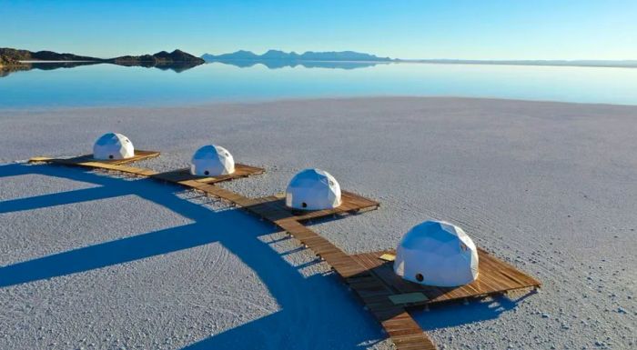 Kachi Lodge: Luxurious pods set on the vast Bolivian salt flats.