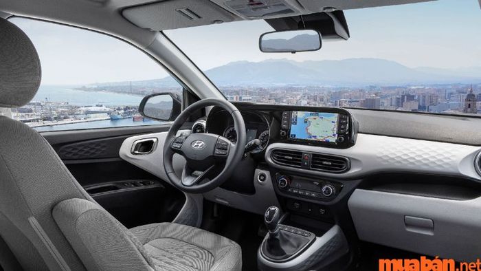 Đánh giá hệ thống giải trí trên Hyundai Grand i10 2023 được cải tiến vượt trội so với các thế hệ trước.
