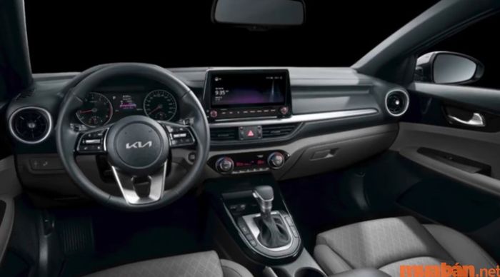 Khoang lái của KIA K3 sở hữu thiết kế thông minh, dễ sử dụng, phù hợp với mức giá của xe, mang đến trải nghiệm lái tuyệt vời cho người sử dụng.