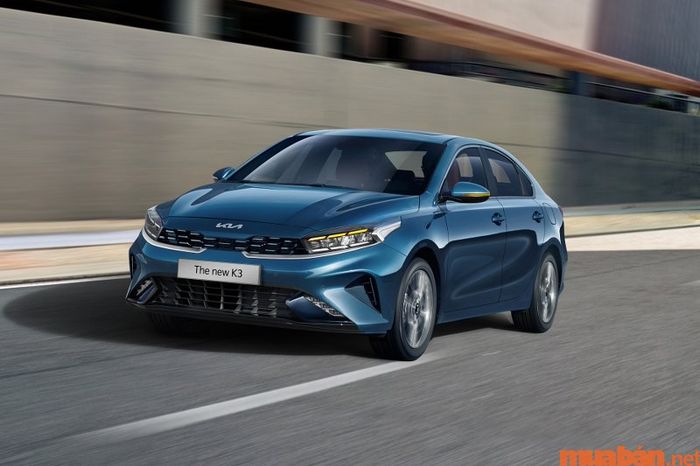 Hệ thống khung gầm của KIA K3 được thiết kế chắc chắn và ổn định, mang lại cảm giác lái vững vàng trên mọi cung đường.