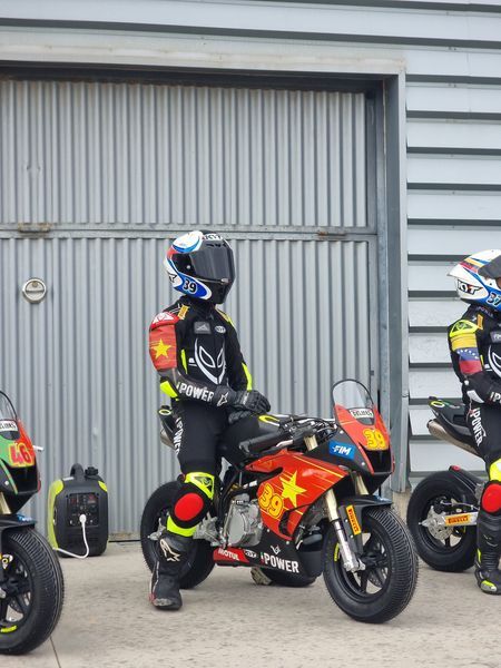 Hình ảnh: Racing 4.jpg