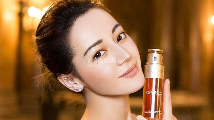 Ý nghĩa của nốt ruồi lệ ở phụ nữ tại mắt phải là gì?