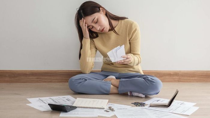 Cuộc sống của những người sở hữu nốt ruồi lệ không hề dễ dàng. Họ thường xuyên phải đối mặt với nhiều thử thách và khó khăn trong cuộc sống hàng ngày.