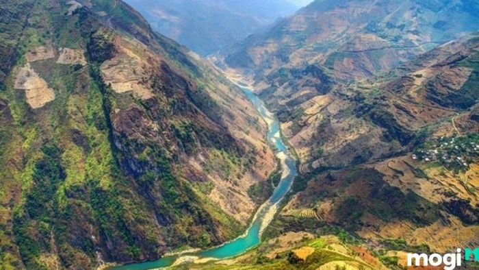 Không biết cuối năm đi du lịch ở đâu?