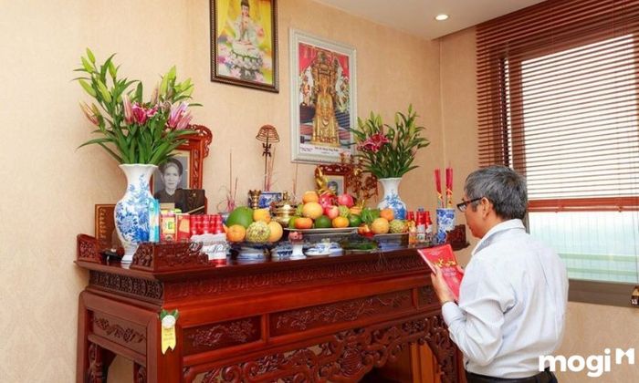 Người thực hiện lễ văn khấn bao sái bàn thờ cần ăn mặc tươm tất và lịch sự