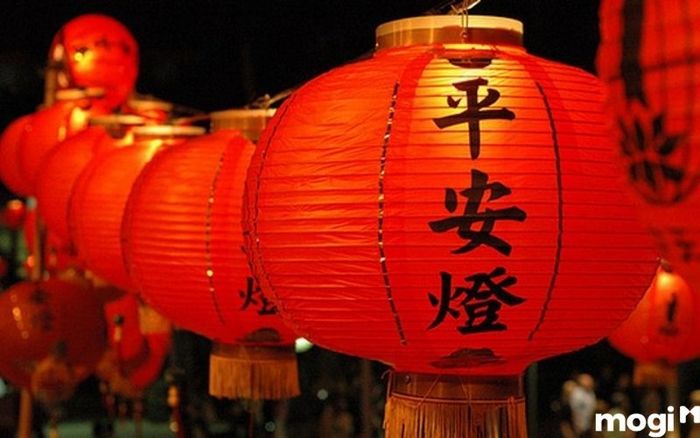 Đèn lồng đỏ có tác dụng đuổi tà ma