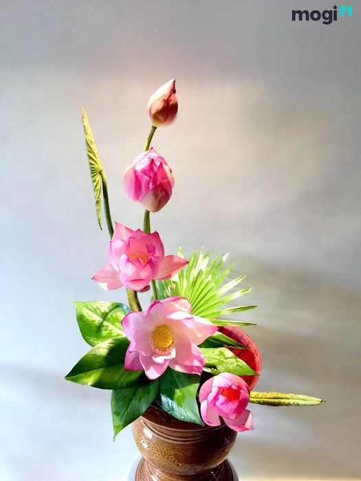 Hướng dẫn cắm hoa sen bàn thờ.