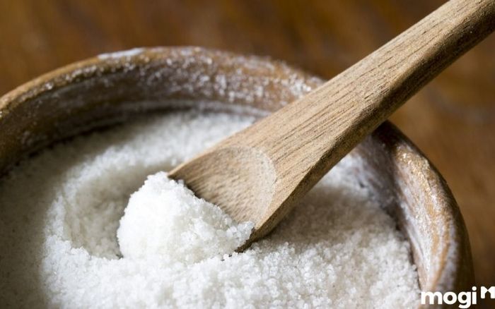 Cách sử dụng muối để xua đuổi tà ma trong nhà đã được lưu truyền qua nhiều thế hệ. Đây là phương pháp đơn giản nhưng hiệu quả, được nhiều người tin dùng.