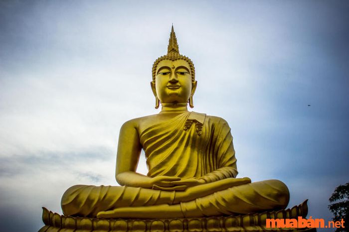 Mơ thấy tượng Phật làm từ vàng