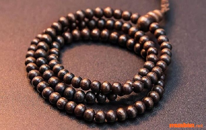 Hóa giải điềm xui từ nốt ruồi sơn căn bằng vật phẩm phong thủy