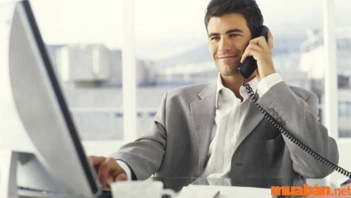 Tài vận của nam giới có bàn tay chữ M thường khá thuận lợi, nhưng để duy trì sự ổn định tài chính lâu dài, họ cần có kế hoạch chi tiêu hợp lý và không vội vàng trong những quyết định kinh doanh hay đầu tư. Họ cần hiểu rõ các rủi ro trước khi dấn thân vào các lĩnh vực đầu tư mới.
