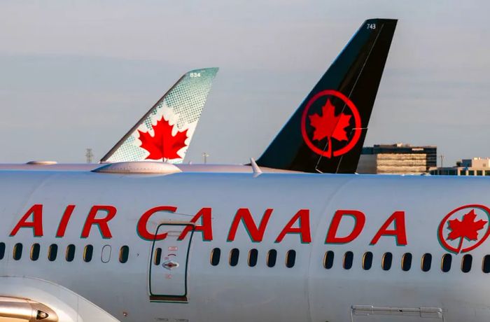 Air Canada issued an apology after passengers were left waiting in a wet and filthy seating area.