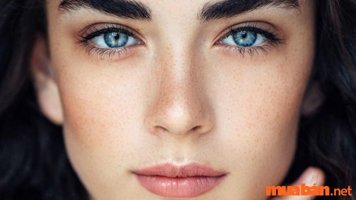 Giải mã nhân tướng học qua tướng lông mày rậm