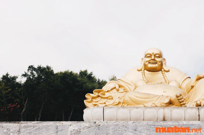 Mơ thấy tượng Phật Di Lặc xuất hiện trong giấc mơ