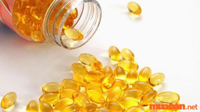 Việc thoa vitamin E sẽ giúp lông mày của bạn trở nên đen và dày hơn, mang lại vẻ đẹp đầy cuốn hút.
