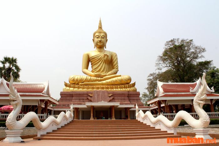 Giấc mơ thấy mình đến chùa và gặp tượng Phật
