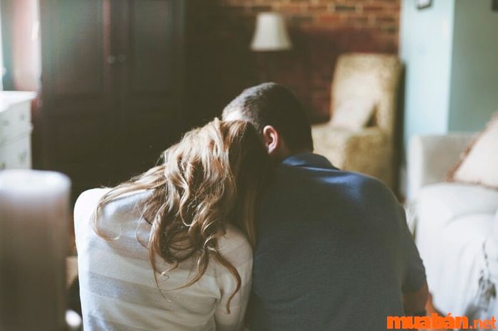 Người mệnh Ốc Thượng Thổ thích bảo vệ và che chở cho người khác.