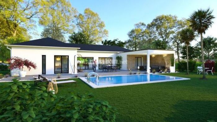 Phong cách mái Thái với hồ bơi thiết kế ngay trước nhà chữ U, tạo sự nổi bật