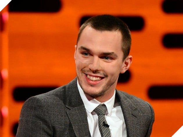 Nicholas Hoult Tiết Lộ Cảm Xúc Bàng Hoàng Khi Bị Loại Dù Chưa Tham Gia Buổi Thử Vai