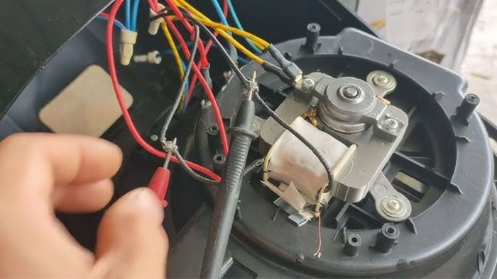Quạt tản nhiệt bị kẹt hoặc hỏng