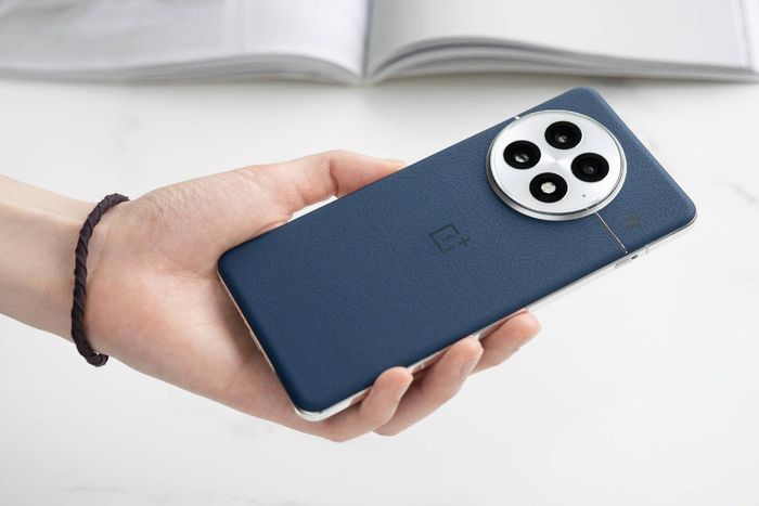 Giá thay camera chính trên OnePlus 13 là khoảng 1.5 triệu VNĐ.