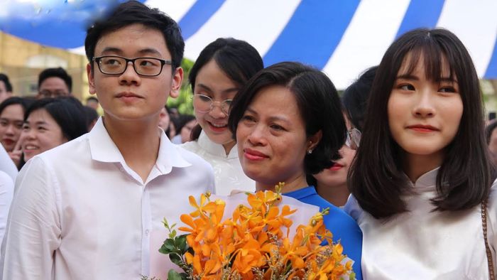 Lời chúc thầy cô khi chia tay từ học sinh cấp 3 tràn đầy yêu thương và tri ân