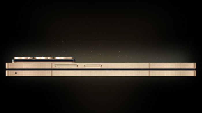 Các mẫu điện thoại gập mới của Samsung sở hữu khung viền vàng nổi bật.