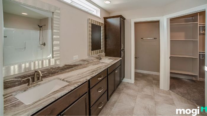 Gạch lát nền phù hợp cho người mệnh Kim