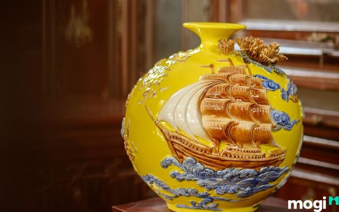 Bình hút lộc cho người mệnh Kim sẽ mang lại may mắn và tài lộc cho gia chủ, nếu được lựa chọn đúng màu sắc phù hợp.