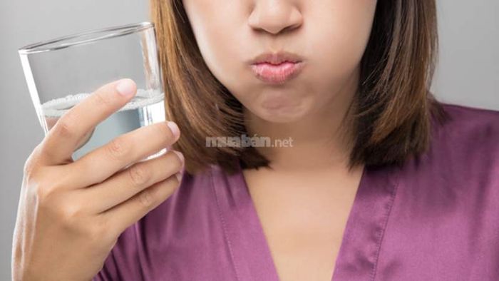 Bạn có thể sử dụng cây lưỡi hổ để tạo ra dung dịch súc miệng tự nhiên