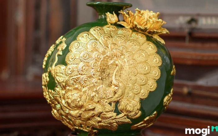 Bình hút tài lộc với họa tiết Vinh Hoa Phú Quý, mang đến may mắn và tài lộc