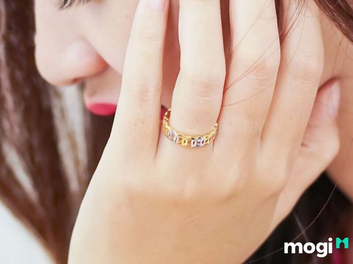 Nên đeo nhẫn kim tiền ở ngón nào để hợp với phong thủy?